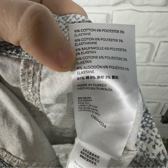 Free People Snakeskin Print Mini Skirt Grey and White Size 2 - Picture 5 of 9